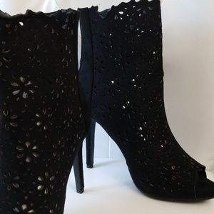 Her style black calf boots